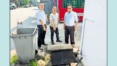 Photo of 逢雨淹黑油往外漂浮 厂家忧接罚单求助