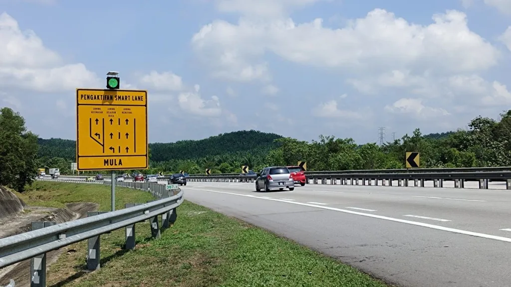在南北大道数个路段落实的“智能车道”已见成效,成功减少30至50%的交通拥堵。(档案照)