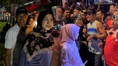 Photo of 赛沙迪细雨中跑抵甲 父母未婚妻民众齐迎接