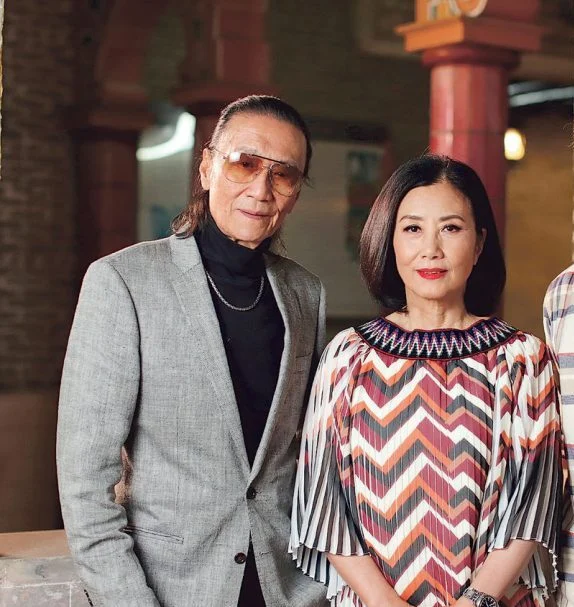 汪明荃与谢贤一家曾经感情要好,汪明荃更是谢婷婷的契妈。(取自明报)
