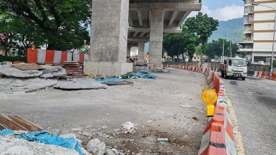 Photo of 高架桥下堆满废料 崔富章: 别等通车才善后