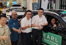 Photo of “珍珠支付赢大奖2.0”开奖 59岁洪翠艳赢走8.88万令吉轿车