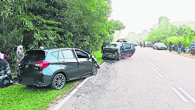 Photo of 休旅车失控闯车道 2车相撞3死2伤