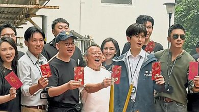 Photo of 成毅新剧香港开镜 向粉丝挥手掀暴动