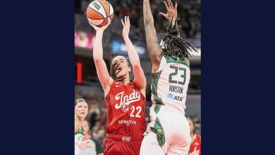 Photo of WNBA首位40+10 克拉克创数纪录