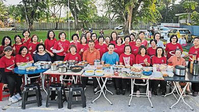 Photo of 排舞班聚餐会 庆方慧桢陈莲琴膺勋