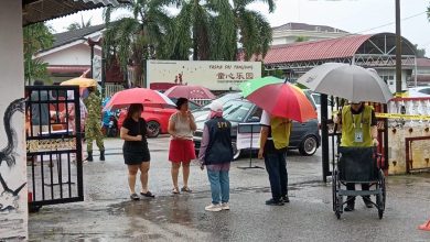 Photo of 柔佛州选 | 母女穿短裤 一度被阻投票