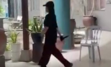 Photo of 黑衣少女已被捕 警方当场起获凶刀