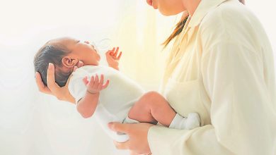 Photo of 女店员首次当妈不会挤奶 求助老顾客获暖心指导