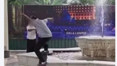 Photo of 喷水池变滑板场！滑上大理石边缘   青年炫技挨轰