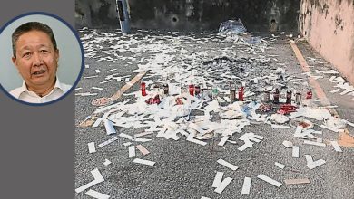 Photo of 纸扎品铺路焚烧没善后 邓章钦抨没公德心