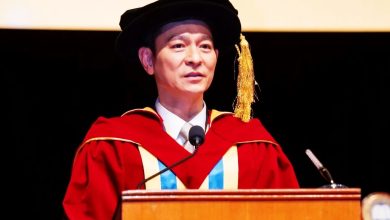 Photo of 刘德华获颁荣誉博士 浸大校长盛赞：AI无可取代