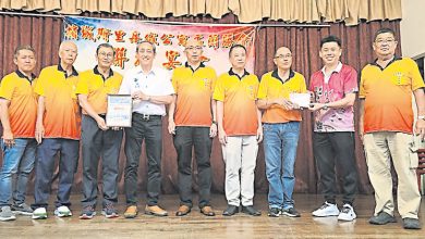 Photo of 【斯里丹绒公寓中元宴】陈明义:传承中华文化 每年庆中元团结社区