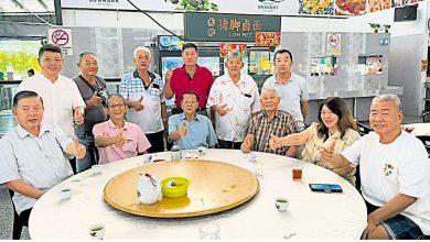 Photo of 大山脚元老俱乐部吁党员团结 力挺陆兆福续掌火箭