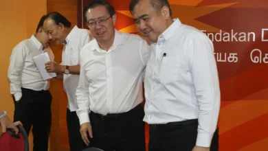 Photo of “还留在团结政府吗?” 陆兆福:交4000代表816大会决定