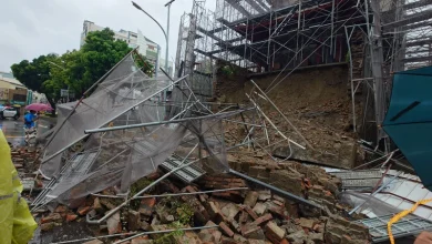 Photo of 台南连日降雨 古迹大东门侧墙崩落