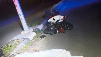 Photo of 刚搬家不熟路况 青年骑士撞灯柱亡