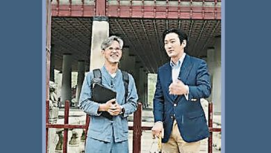 Photo of 外国人古迹前抽烟 始源上前制止被赞
