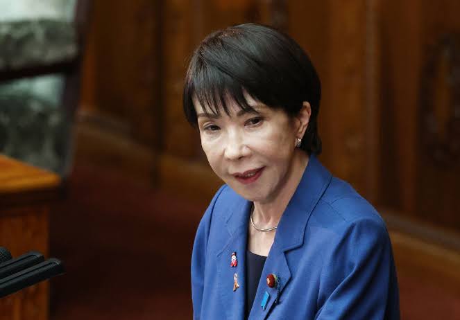 高市早苗今日在平台 X发文，亲自回应民众经常询问的“公邸幽灵”疑云，她幽默地说，自己从未遇过鬼，倒是前阵子常被蟑螂吓到，甚至让她吓得发出尖叫。