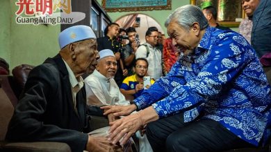 Photo of 伊党长老病愈在家休养 扎希探访引揣测