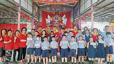 Photo of 大山脚南美园庆中元 3000元捐2校20学生