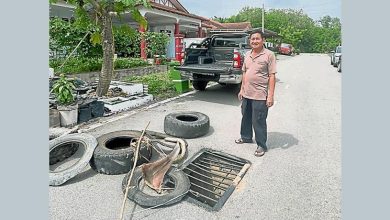 Photo of 无法承受重型车频辗压 美旺花园大坑铁框再凹