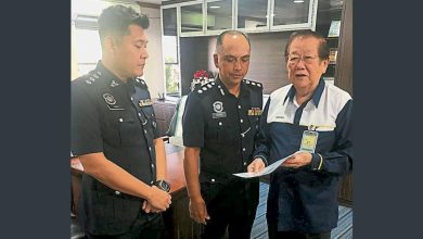 Photo of 张天赐会晤鹅唛区警官 促查阿窿幕后集团