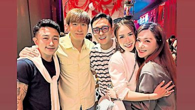 Photo of 杨明庄思明婚前派对 马国明夫妇甜蜜现身