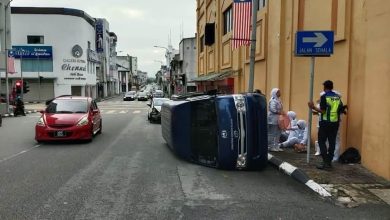 Photo of 疑闯红灯迎撞轿车 卫部客货车翻覆3伤