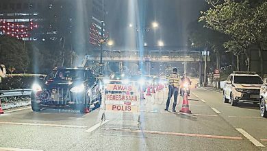 Photo of 8个月2527执法行动 柔交警开近14万罚单