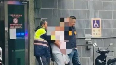 Photo of 闯餐厅泼百只蟑螂! 29岁雨衣怪客涉恐吓被捕