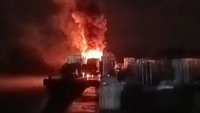 Photo of 运药罗里趸船起火 8辆车遭烧毁