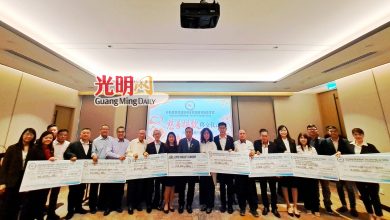 Photo of 黄荣盛全民团结基金会 24.5万捐慈善教育