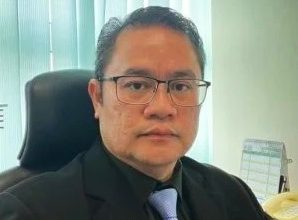 Photo of 【砂直升机坠毁5人死】忆述内陆飞行行医经历 砂大副教授:人命在高空极脆弱