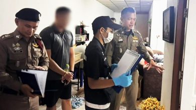 Photo of 警员拉手枪套筒突走火 母亲额头中弹亡