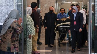 Photo of 敦马夫人遗体移出IJN 慕克里护送返家