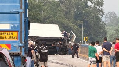 Photo of 美诺拉隧道出口罗里翻覆 北上全车道堵死