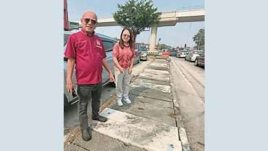 Photo of 北干峇鲁路换破损沟盖 颜友鹰吁民众爱护公物