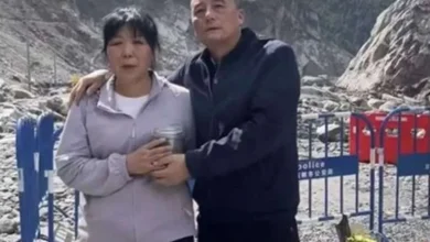 Photo of 女警西藏泥石流失联 父母带走一罐泥土：遗憾没带你回家