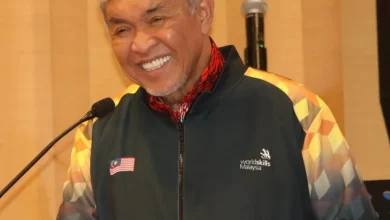Photo of “安华已允出席庆功宴” 扎希:我们没裂痕
