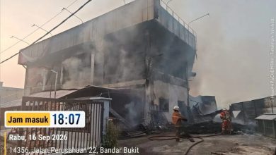 Photo of 巴生港口家具库火灾 财物损失惨重 没人员伤亡