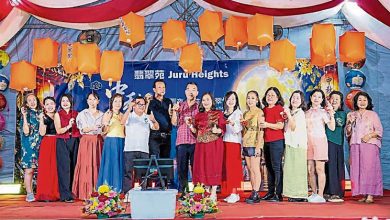 Photo of 柔府翡翠苑中秋晚会 居民自编自演节目