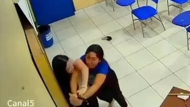 Photo of 疑不满数学成绩心生怨愤 17岁女生亮刀刺伤教师