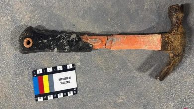 Photo of 狮城客工因防潮布吵架  2人分持锤子角钢袭同事
