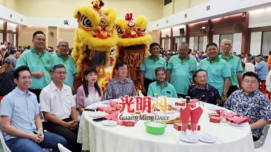 Photo of 【安顺律万山区庆神诞暨50周年宴】曹观友驳斥槟希盟表现欠佳 “若做不好早已失政权”