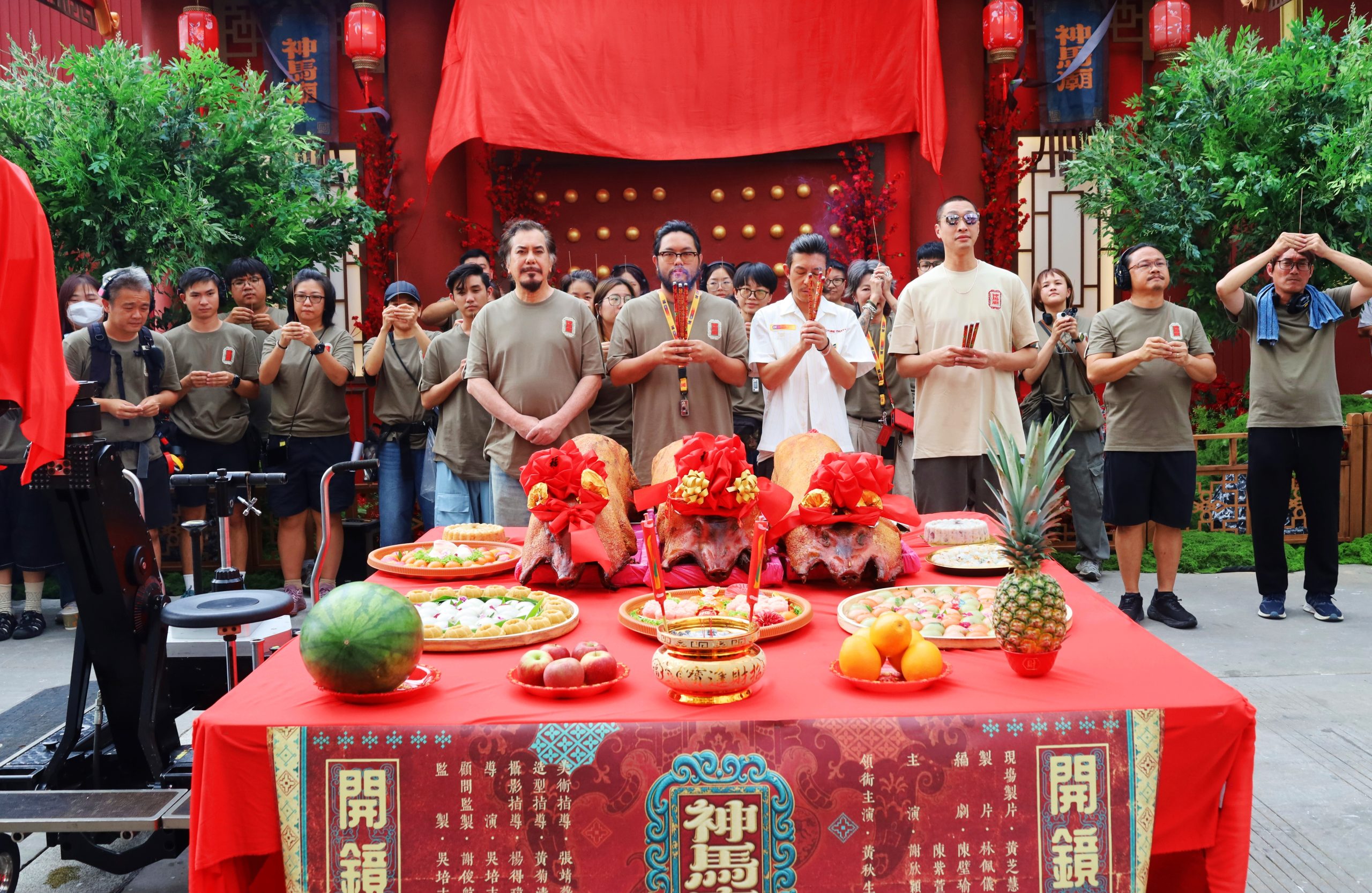 【神马庙开镜仪式】现身槟城拍贺岁片 陈冠希黄秋生再续戏缘