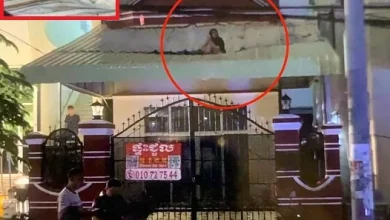 Photo of 女子从8楼坠落遮阳棚顶  半小时后竟坐起来滑手机