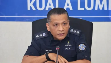 Photo of 疑失控追尾轿车翻覆后  骑士再遭罗里撞上身亡