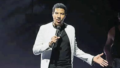 Photo of 《Say You Say Me》莱诺李奇唱一半瘫软 急送ICU救命
