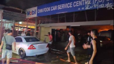 Photo of 惊悉拿督修车厂附近大火 中元理事赶赴现场协助移车